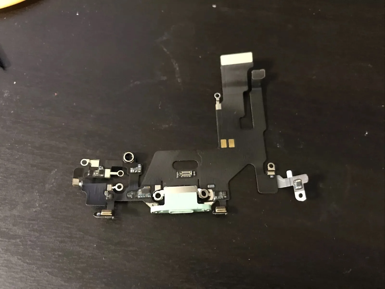 Originale Apple IPHONE 11 Flex Lighting Usb Ricarica Microfono 821-02037