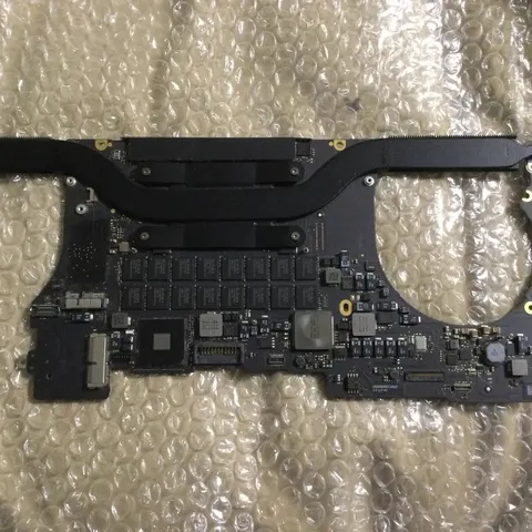 Apple Macbook Pro 15” A1398 2673 2013 Late Logic Board I7 2.3 Ghz 16 Gb Difetto