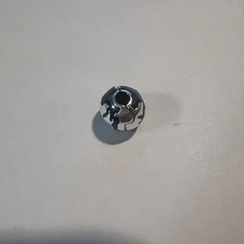 Charm Sferico in Argento 925 con Dettagli Blu Smaltati Tema Mondo - LAB22609302222