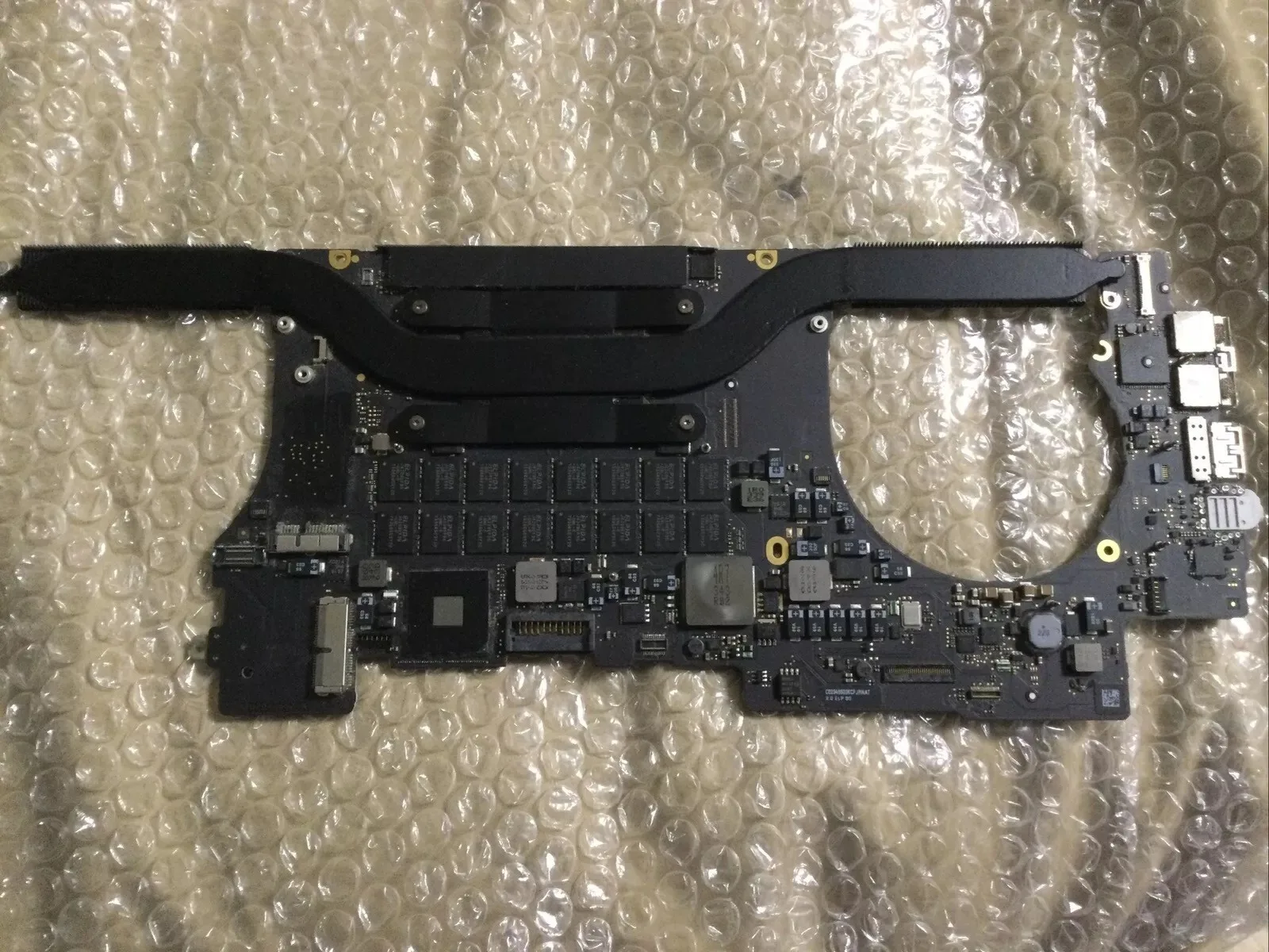 Apple Macbook Pro 15” A1398 2876 2013 Retina Logic Board I7 2.0 Ghz 8 Gb Ram