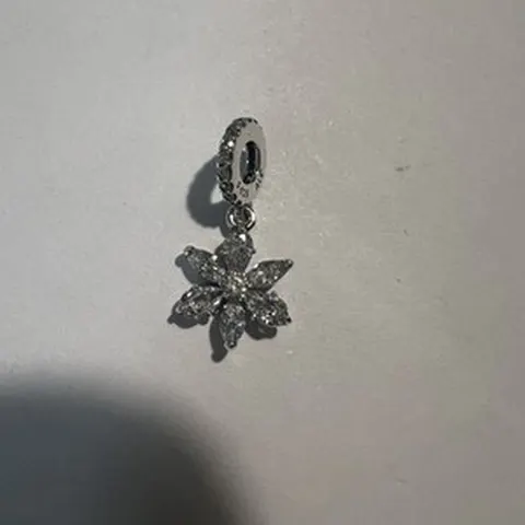 Charm Pendente Fiore in Argento 925 con Zirconi Cubici - LAB22609302136