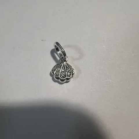 Charm Pendente Conchiglia in Argento 925 con Zirconi Cubici - LAB22609302132