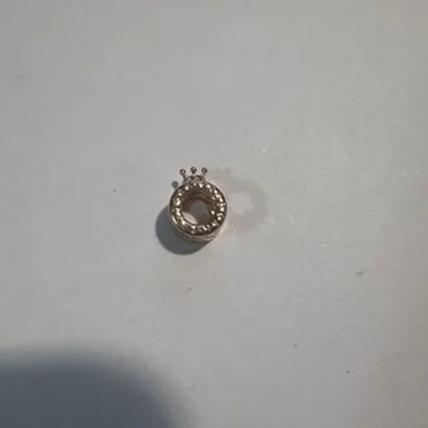 Charm Pendente a Forma di Corona in Argento 925 Placcato Oro - LAB22609302336