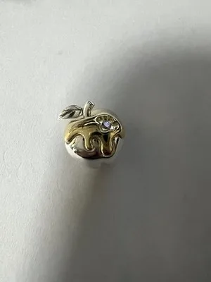 Charm mela bicolore argento e oro con diamante punto luce Argento 925
