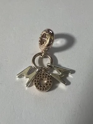 Ciondolo Pendente Argento 925 con Lettere MoM Mamma e Dettagli Pavè - LAB22609272202