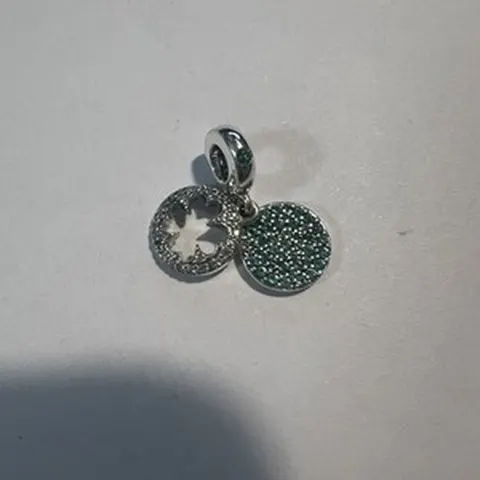 Charm pendente con quadrifoglio e disco pavè verde in argento 925 - LAB22609302238