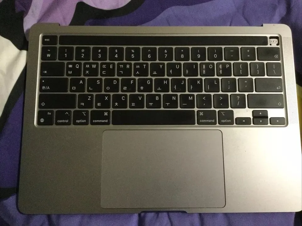 Apple Macbook Pro 13” 2020 A2338 3578 Tastiera Scocca Koreano Nero Grigio side A