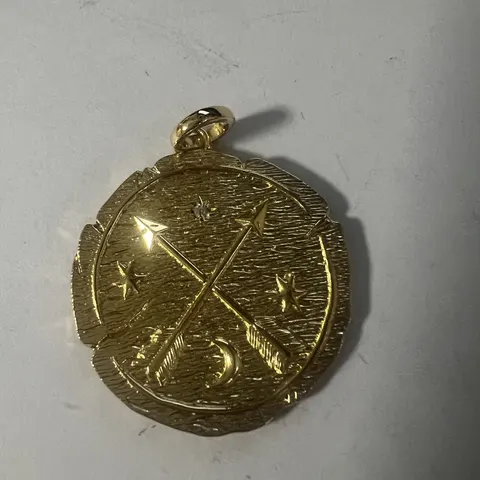 Ciondolo medaglia in argento 925 dorato con frecce e luna