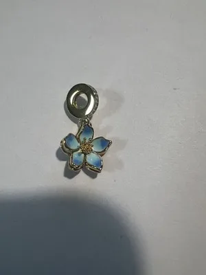 Charm Pendente Fiore Blu In Argento 925 Placcato Oro - LAB22609302148