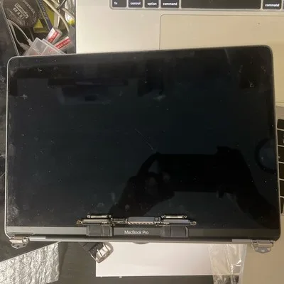 Originale Apple Macbook Pro 13” 2018 A1989 3214 Display Crepa Bezel Grigio A- MI