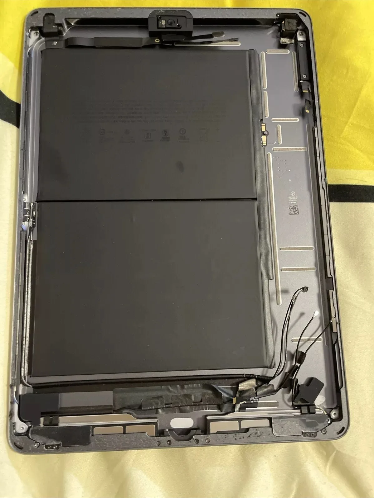 Originale Apple iPad 7 A2197 Chassis Batteria scocca Fotocamera Wifi Nero A