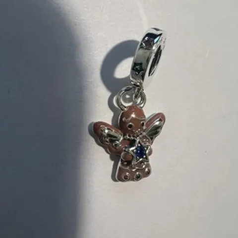 Charm Pendente Angelo con Dettagli a Stella e Smalto Marrone - LAB22609302105
