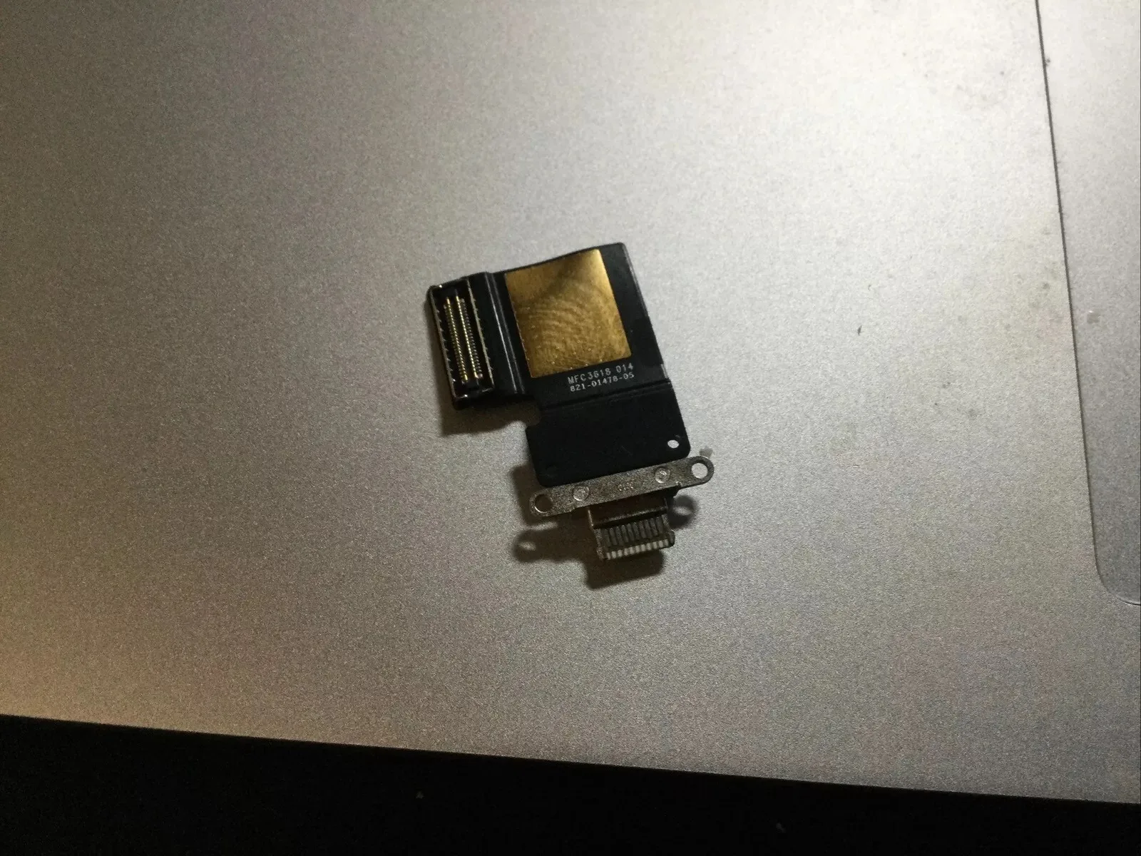 Originale Apple iPad Pro 11” A1934 1st Gen 821-01478 Usb C Dock Charger Port