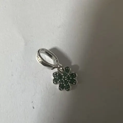 Charm Pendente Quadrifoglio in Argento 925 con Zirconi Verdi - LAB22609272235